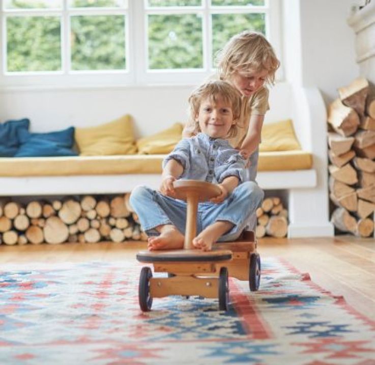 Trattamento e finitura di oggetti in legno Trattamento e finitura di oggetti in legno